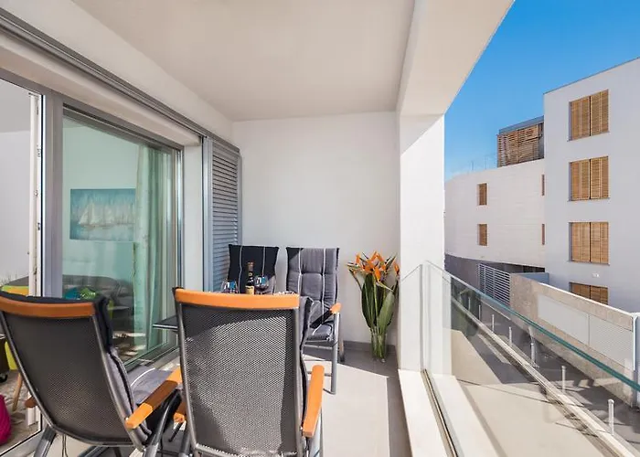 Bepo With Balcony - Free Parking شقة *